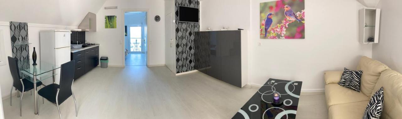 Villa Evita Mesongi Ngoại thất bức ảnh