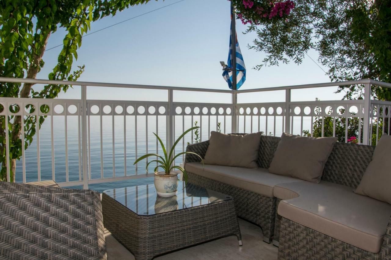 Villa Evita Mesongi Ngoại thất bức ảnh